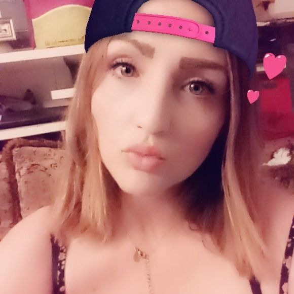 Meet your Posher, Carissa - Picture 1 of 1